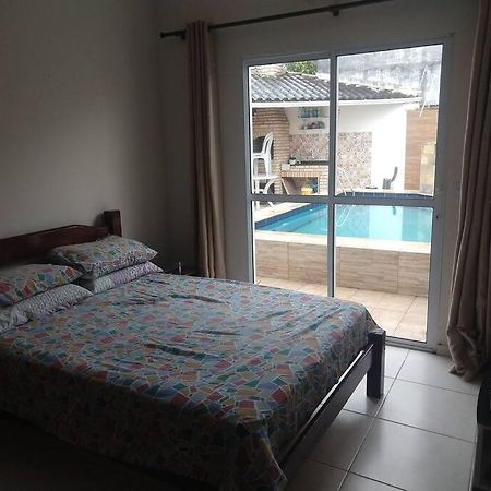 Casa Em Itanhaem Com 2 Quartos Garagem P 2 Carros, Churrasqueira, Piscina 200 M Da Praia Εξωτερικό φωτογραφία